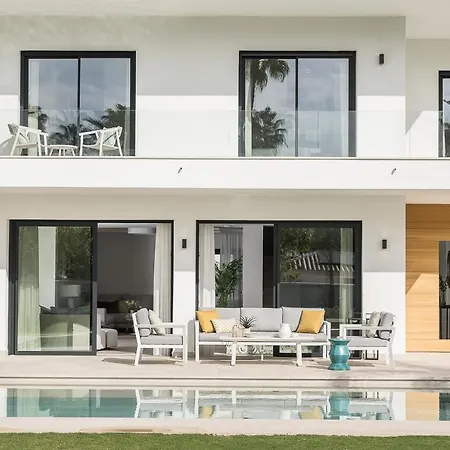 Homeclub Con Piscina Privada En Guadalmar Málaga